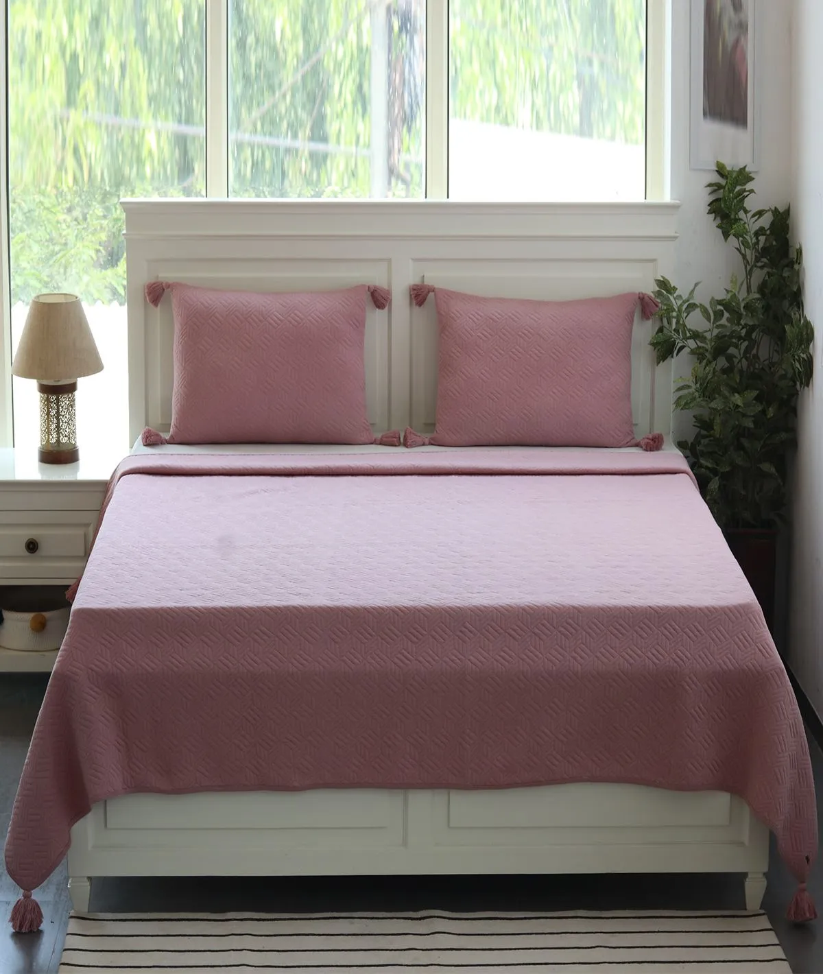 3D Cubic Musk Rose 100% Cotton Knitted King Size Bed Cover with 2 Pillow Cover (Set of 3)